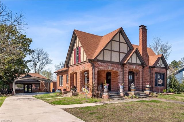 208 Cox Avenue, Thomasville, NC 27360