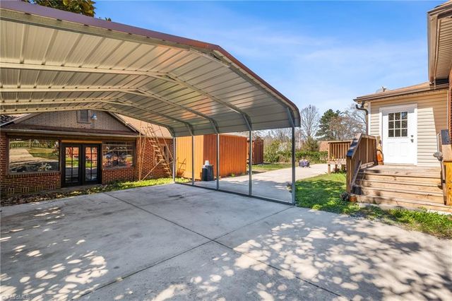 208 Cox Avenue, Thomasville, NC 27360