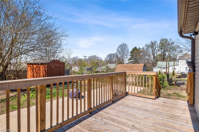 208 Cox Avenue, Thomasville, NC 27360