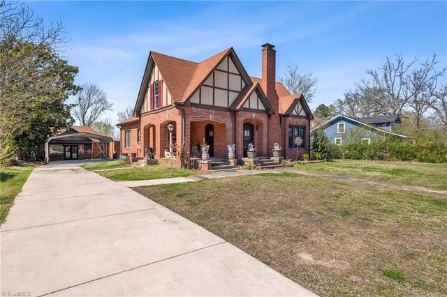 208 Cox Avenue, Thomasville, NC 27360