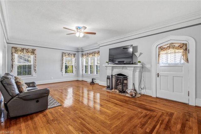 208 Cox Avenue, Thomasville, NC 27360