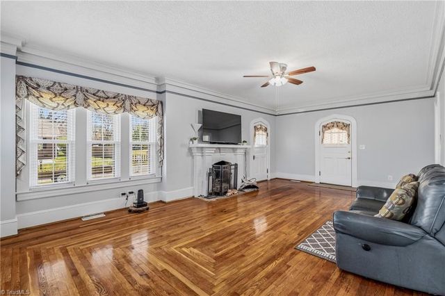 208 Cox Avenue, Thomasville, NC 27360