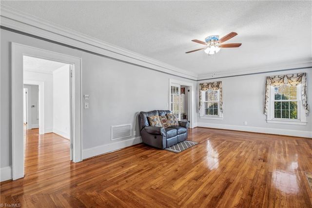 208 Cox Avenue, Thomasville, NC 27360