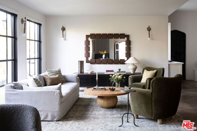 900 S Longwood Avenue, Los Angeles, CA 90019