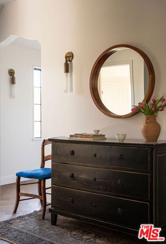 900 S Longwood Avenue, Los Angeles, CA 90019