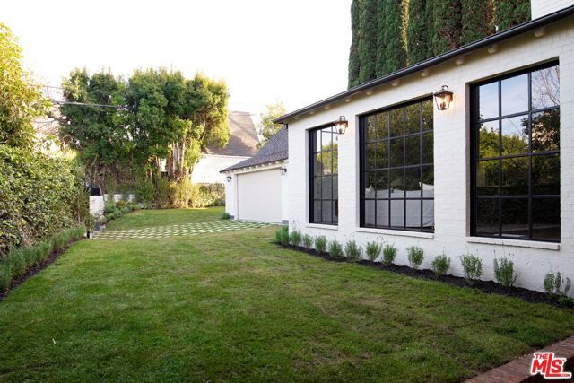 900 S Longwood Avenue, Los Angeles, CA 90019