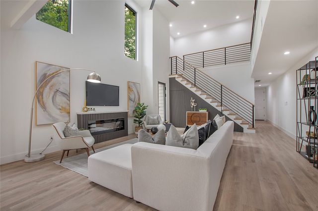 2306 Hondo, Dallas, TX 75219