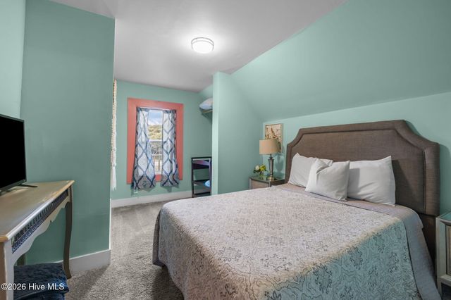 5713 Emerald Drive, Emerald Isle, NC 28594