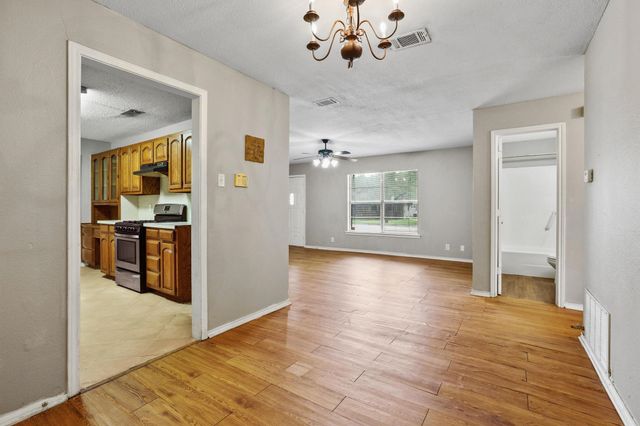 805 Mulkey Lane, Denton, TX 76209