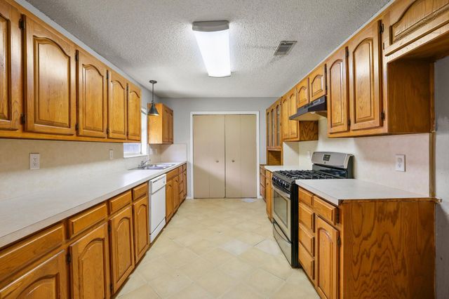 805 Mulkey Lane, Denton, TX 76209