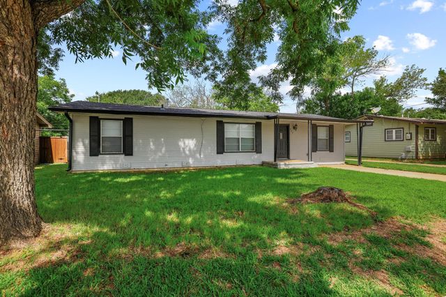 805 Mulkey Lane, Denton, TX 76209