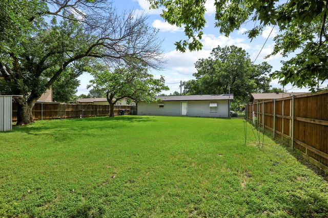 805 Mulkey Lane, Denton, TX 76209