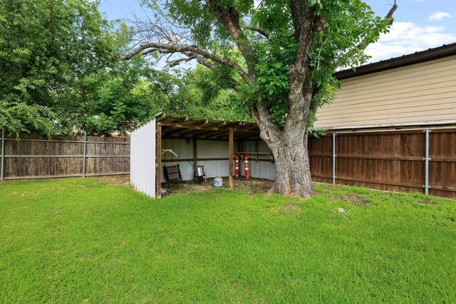 805 Mulkey Lane, Denton, TX 76209