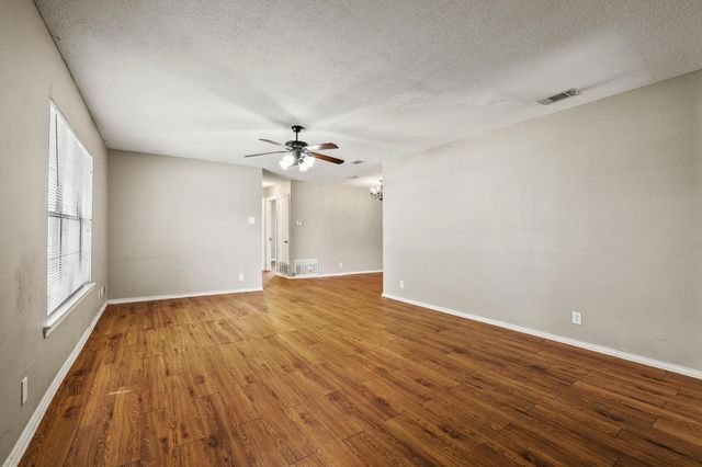 805 Mulkey Lane, Denton, TX 76209