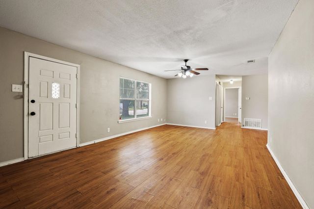 805 Mulkey Lane, Denton, TX 76209