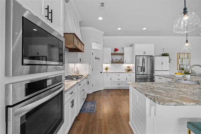 230 Bequette Lane, Centerton, AR 72719