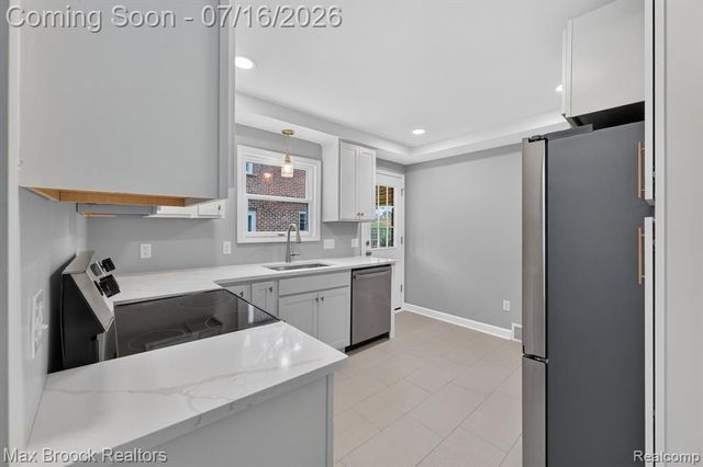 2249 Benjamin Avenue, Royal Oak, MI 48073