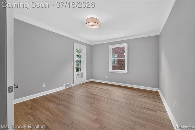 2249 Benjamin Avenue, Royal Oak, MI 48073