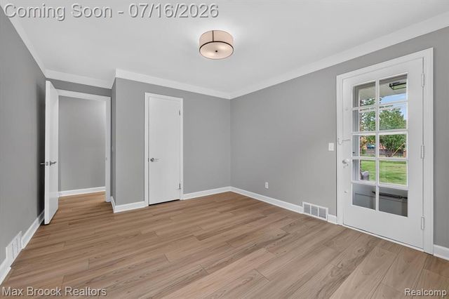 2249 Benjamin Avenue, Royal Oak, MI 48073