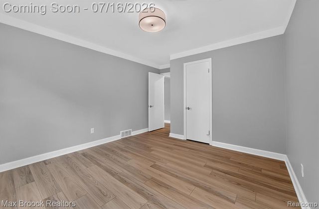2249 Benjamin Avenue, Royal Oak, MI 48073