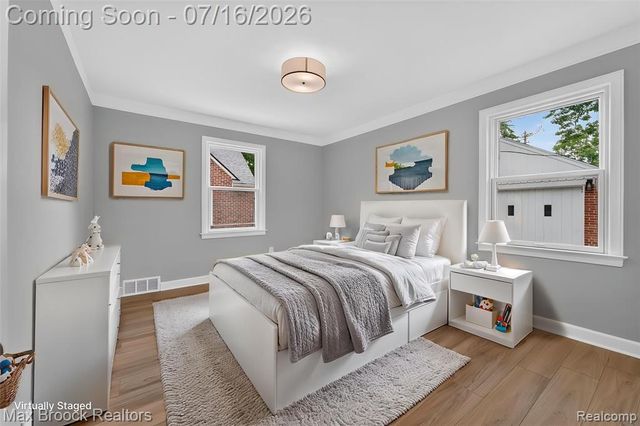 2249 Benjamin Avenue, Royal Oak, MI 48073
