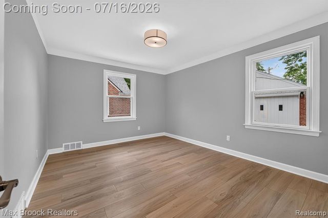 2249 Benjamin Avenue, Royal Oak, MI 48073