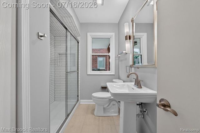 2249 Benjamin Avenue, Royal Oak, MI 48073