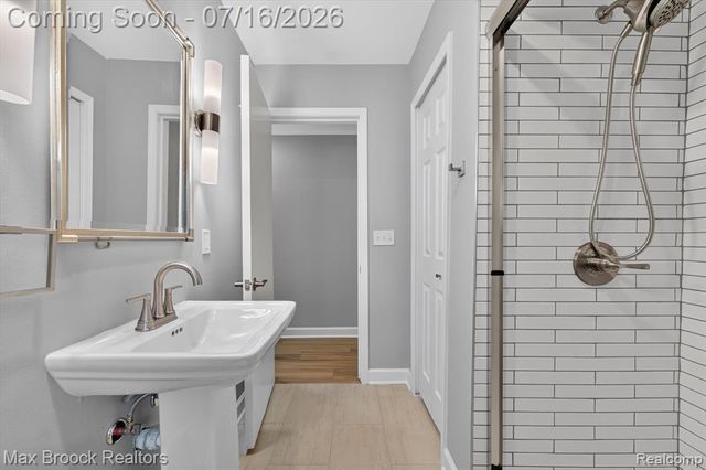 2249 Benjamin Avenue, Royal Oak, MI 48073