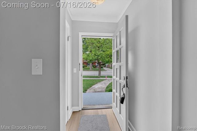 2249 Benjamin Avenue, Royal Oak, MI 48073