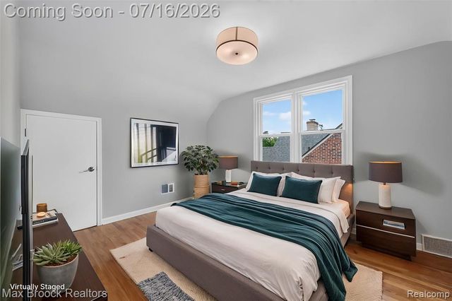 2249 Benjamin Avenue, Royal Oak, MI 48073