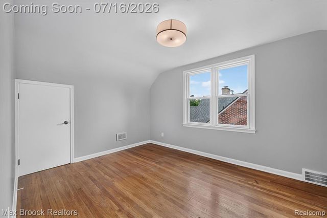 2249 Benjamin Avenue, Royal Oak, MI 48073