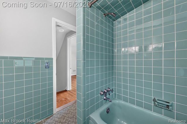 2249 Benjamin Avenue, Royal Oak, MI 48073