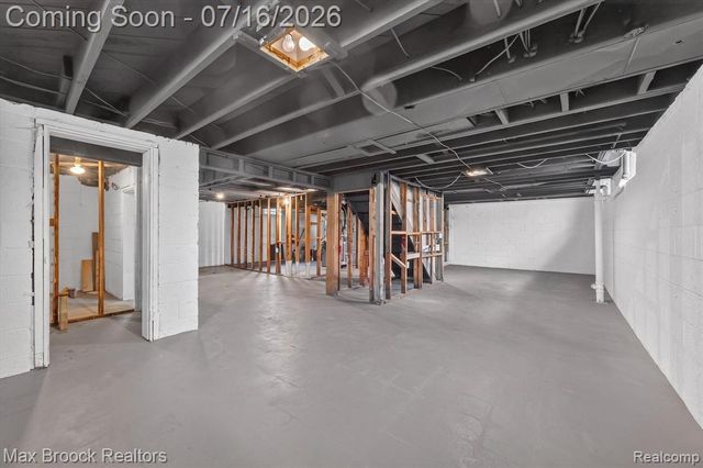 2249 Benjamin Avenue, Royal Oak, MI 48073