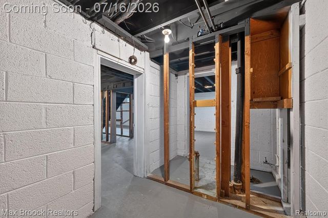 2249 Benjamin Avenue, Royal Oak, MI 48073