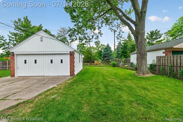 2249 Benjamin Avenue, Royal Oak, MI 48073