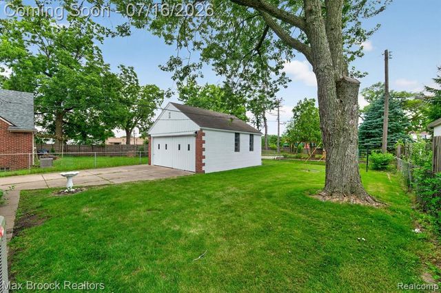 2249 Benjamin Avenue, Royal Oak, MI 48073