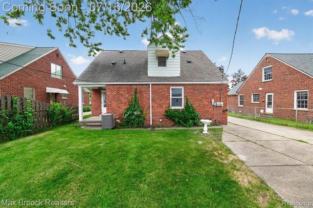 2249 Benjamin Avenue, Royal Oak, MI 48073