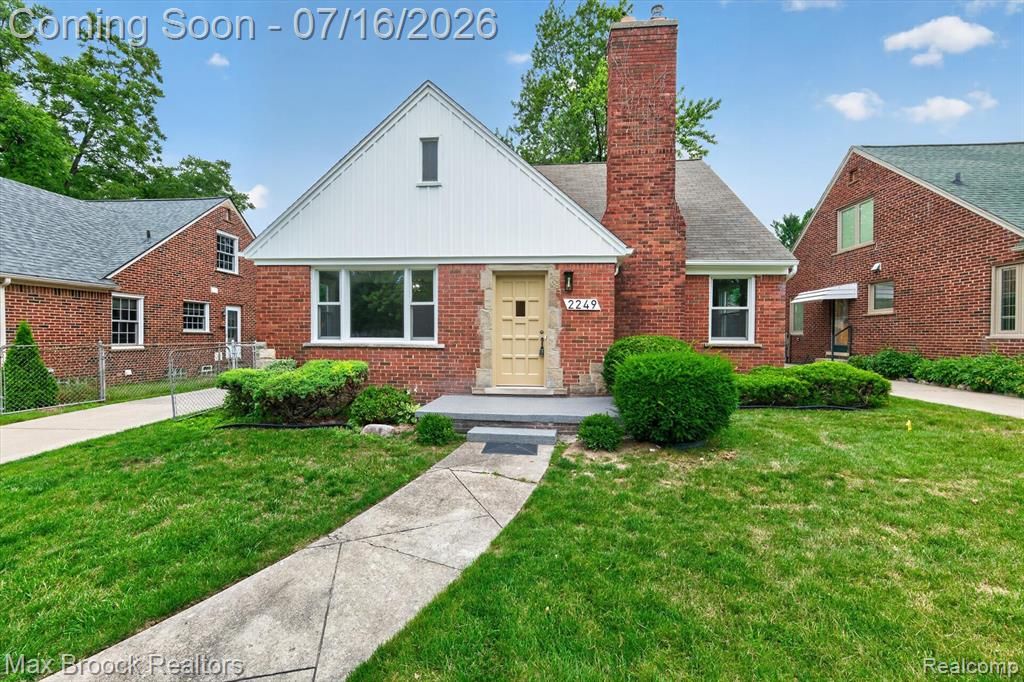 2249 Benjamin Avenue, Royal Oak, MI 48073