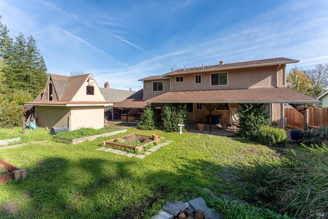 1338 Laurel Ave, Ukiah, CA 95482