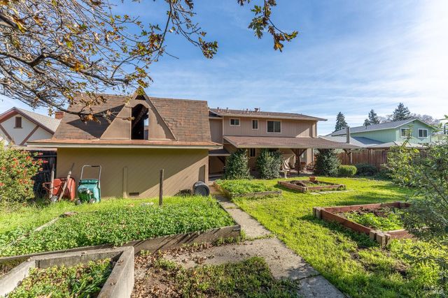 1338 Laurel Ave, Ukiah, CA 95482