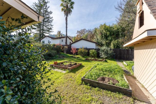 1338 Laurel Ave, Ukiah, CA 95482