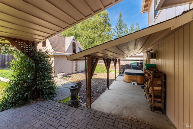 1338 Laurel Ave, Ukiah, CA 95482