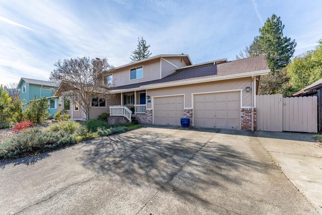 1338 Laurel Ave, Ukiah, CA 95482