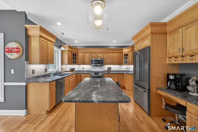 29 Boulder Ridge, Southington, CT 06489