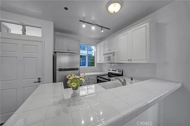 20331 Bluffside 307, Huntington Beach, CA 92646