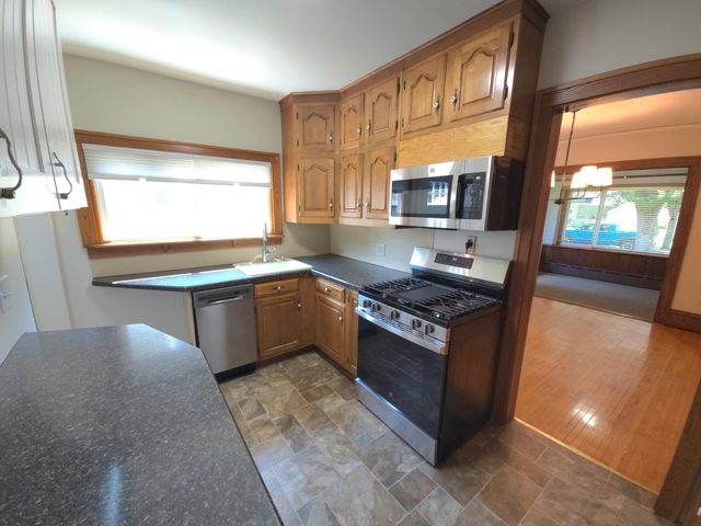 920 20th Avenue SE, Minneapolis, MN 55414