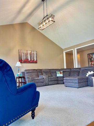 1150 Bailey Road, Sycamore, IL 60178