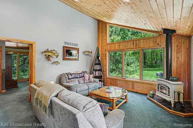 3609 Broadview Lane, Highland, MI 48357