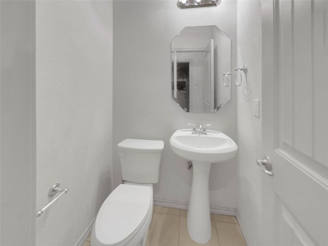 1005 Rio Vista Drive, Desoto, TX 75115