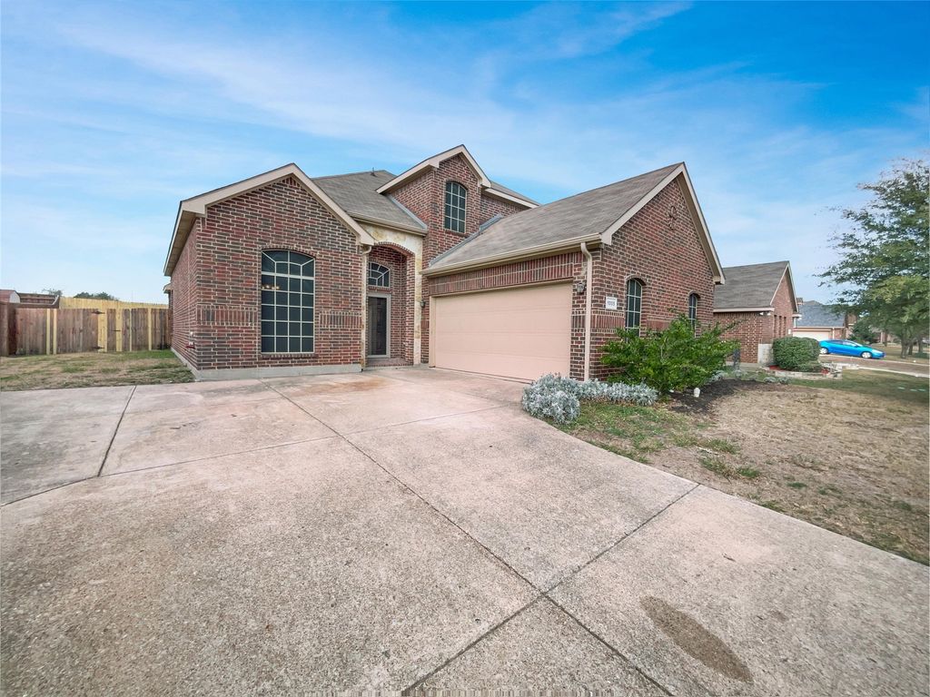 1005 Rio Vista Drive, Desoto, TX 75115